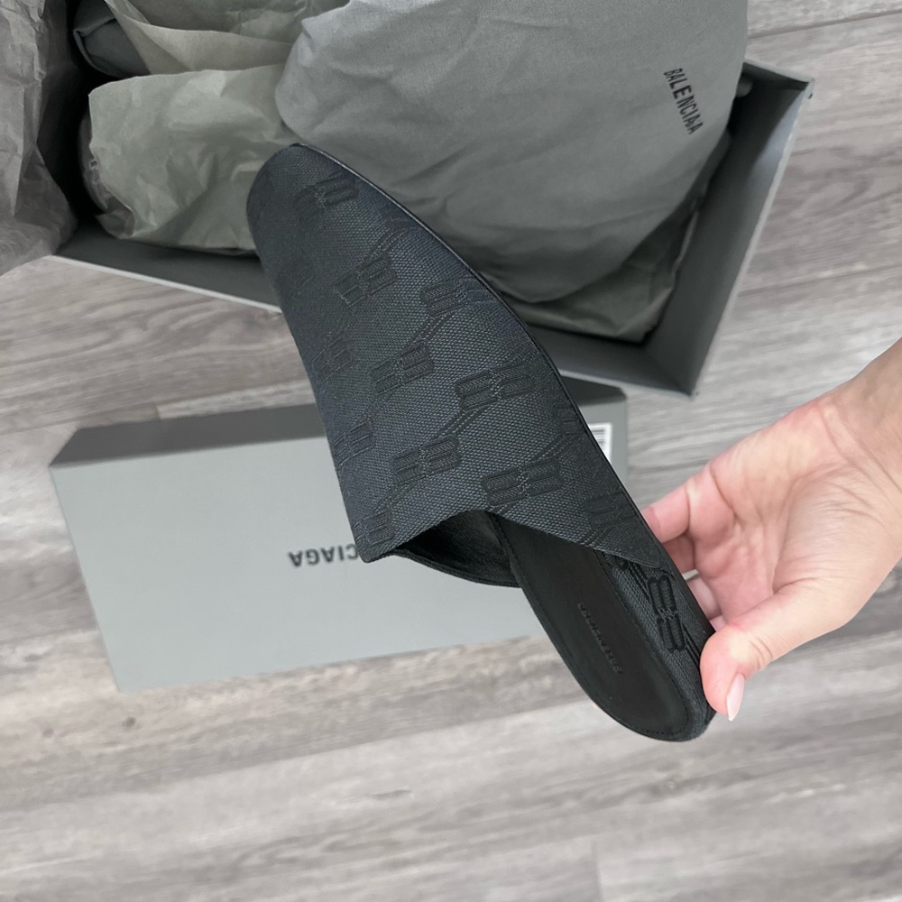 Balenciaga slides